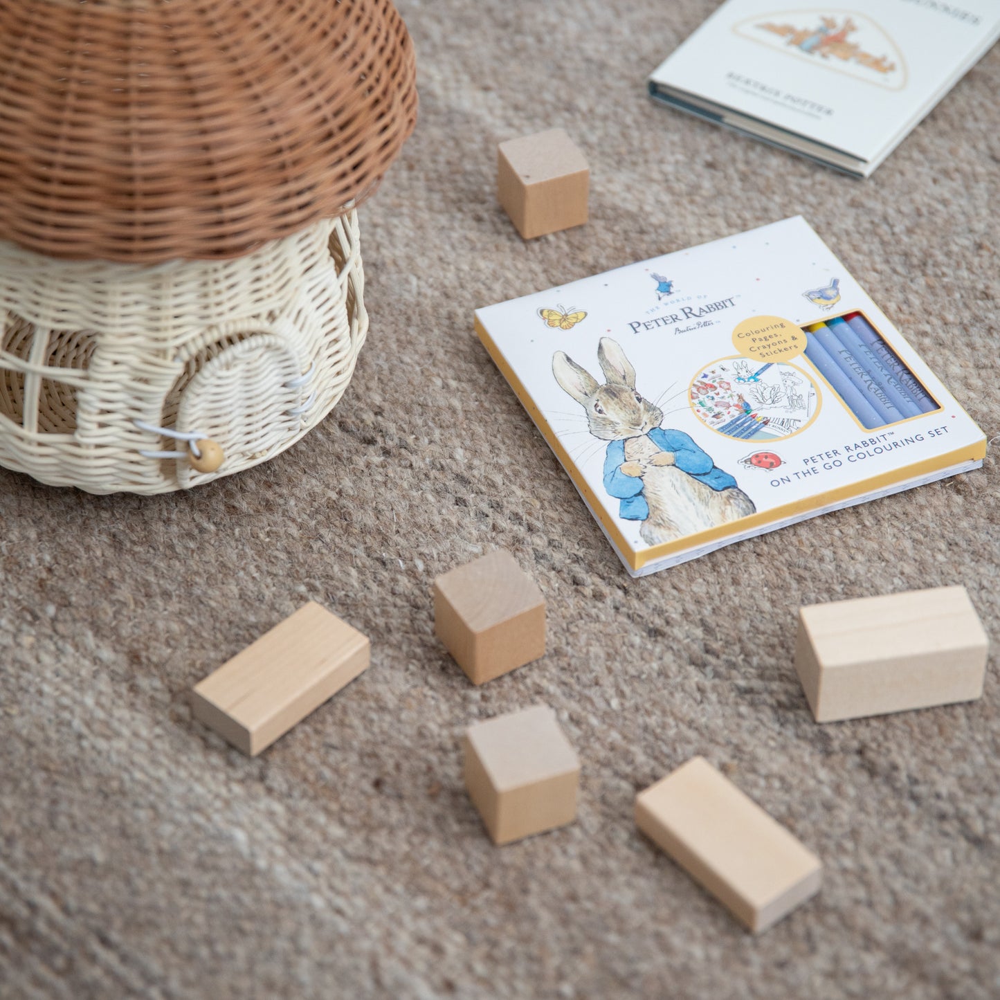 Peter Rabbit Colouring Set