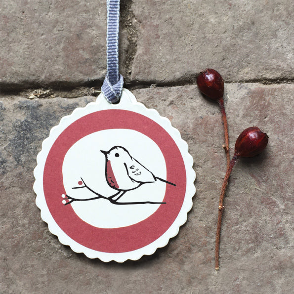 Round tag- Robin on branch