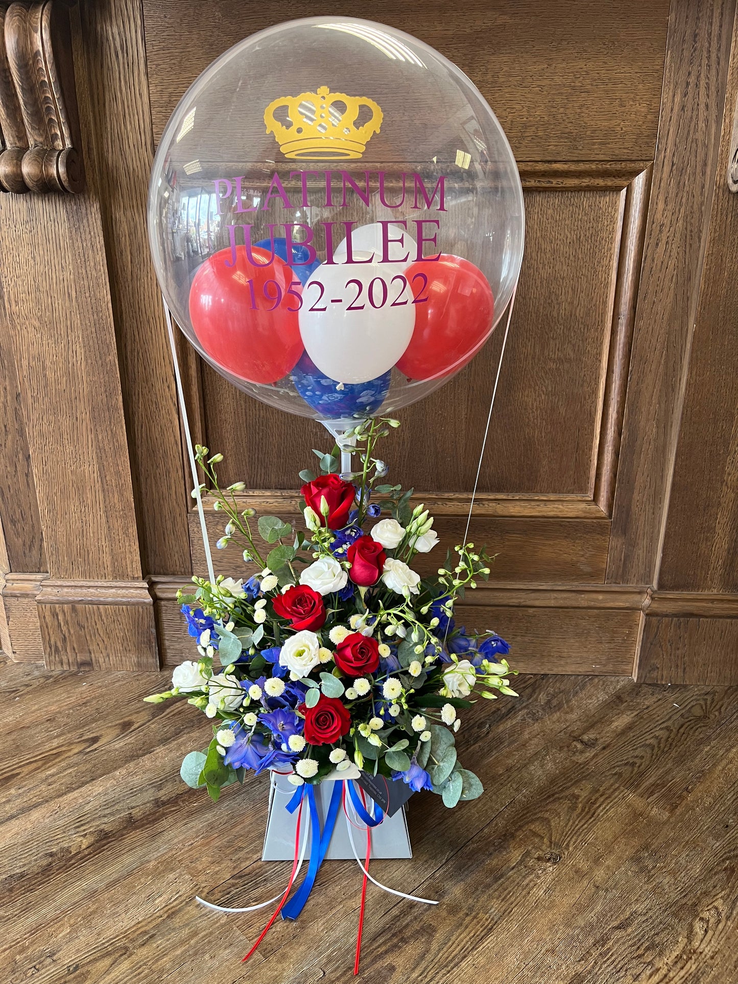 Fresh Flower Platinum Jubilee Balloon Arrangement